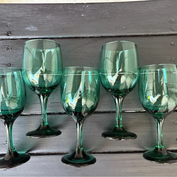 Vintage Empoli Green Wine Glasses – Hand-Blown Italian Mid-Century Barware